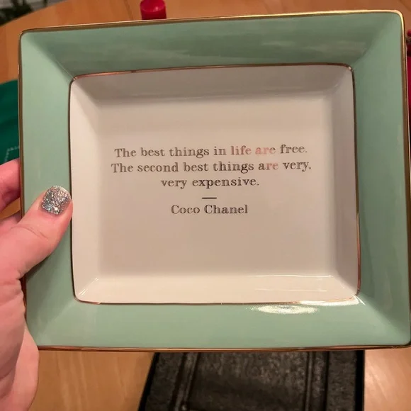 CHANEL Coco Tray in Classic Black and White - Picture 7 of 7